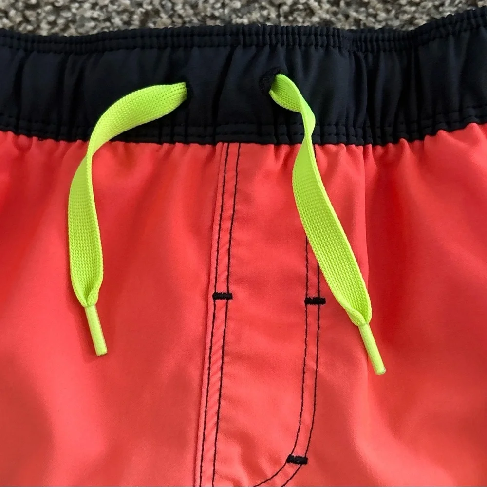 Hurley men swim